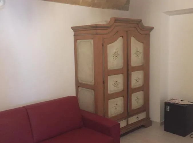 Residenza Hostaria Del Pavone 3*