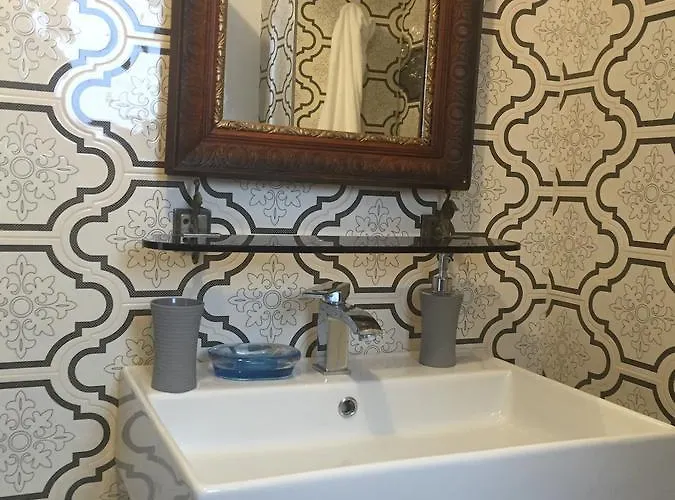 Residenza Hostaria Del Pavone 3*